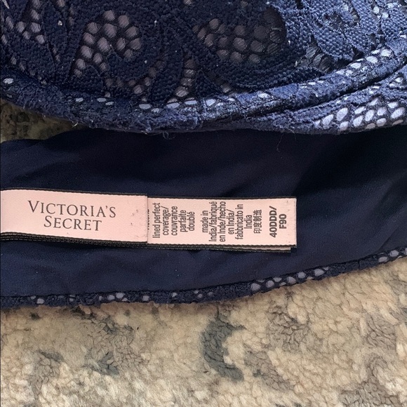 Victoria's Secret Blue Lace Trim Bra - Picture 2 of 4